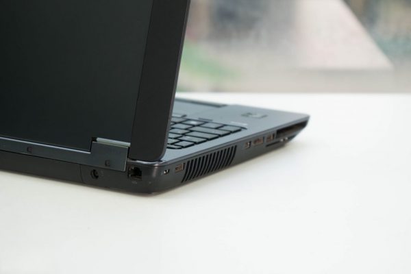 Laptop HP ZBook 15 G2 i7-4810MQ | RAM 8GB | SSD 256 GB | 15.6” FullHD | VGA NVIDIA K1100M 12 laptop tcc hp zbook 15 g2 13 1024x683 1